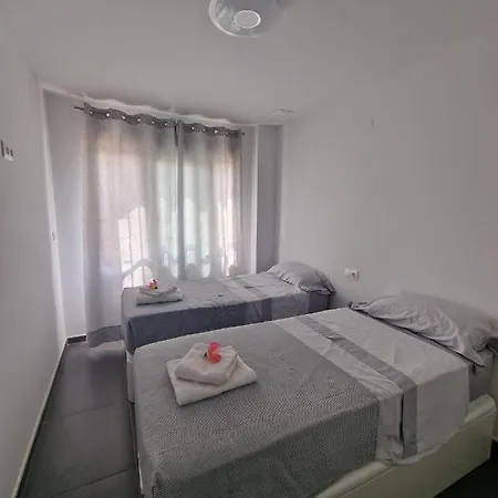 Апартаменты Santapolabeach *